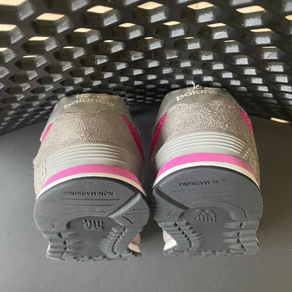 New Balance Big Kids 574 Sneakers Size 3.5 - Picture 3 of 10